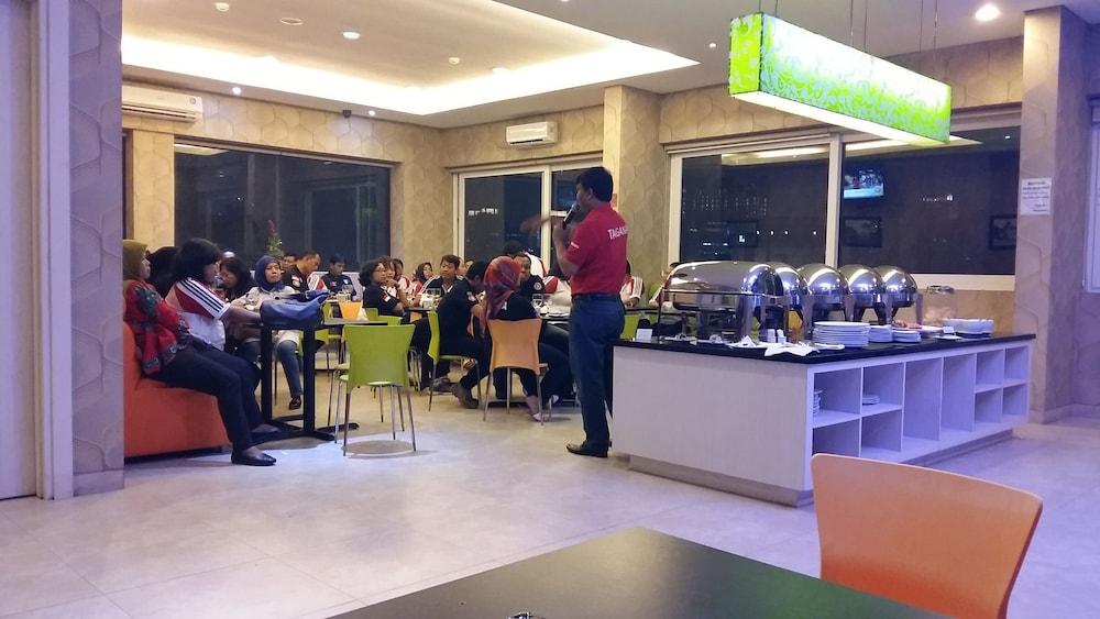 Hotel Dragon Inn Kemayoran Τζακάρτα Εξωτερικό φωτογραφία