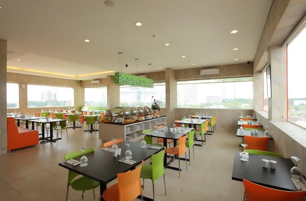 Hotel Dragon Inn Kemayoran Τζακάρτα Εξωτερικό φωτογραφία