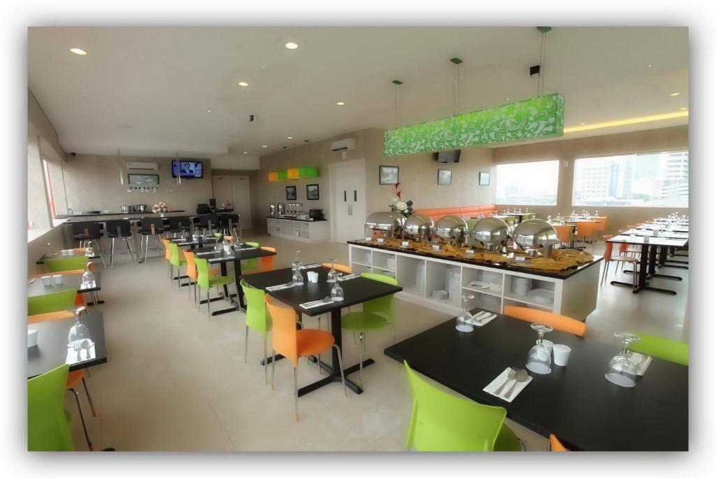 Hotel Dragon Inn Kemayoran Τζακάρτα Εξωτερικό φωτογραφία