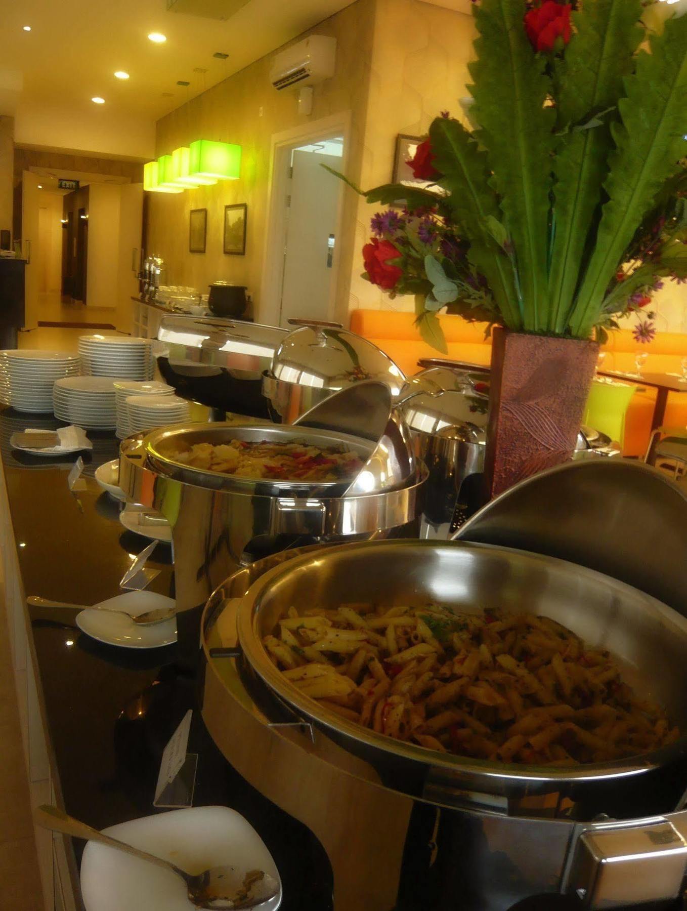 Hotel Dragon Inn Kemayoran Τζακάρτα Εξωτερικό φωτογραφία