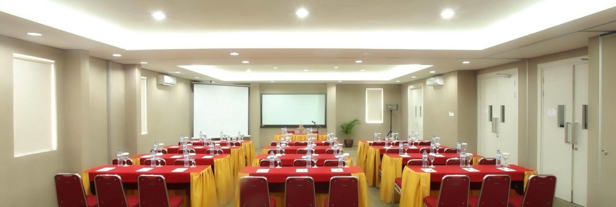 Hotel Dragon Inn Kemayoran Τζακάρτα Εξωτερικό φωτογραφία